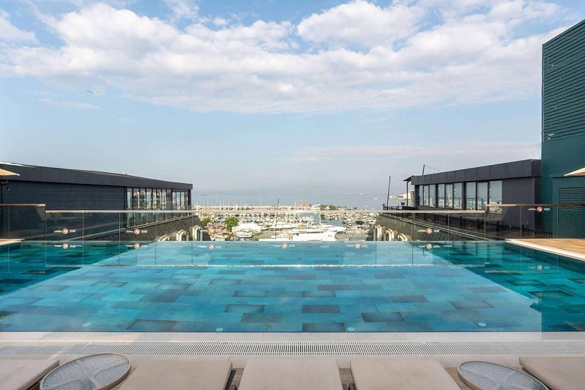Wyndham Grand Istanbul Kalamis Marina - Pool