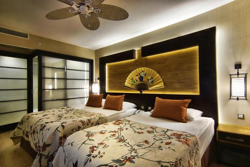 Limak Lara Deluxe Hotel & Resort Antalya - Deluxe Triple Room