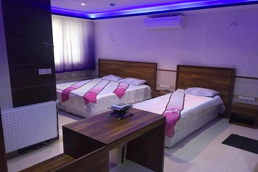 هتل یورد شیراز - اتاق سه تخته VIP