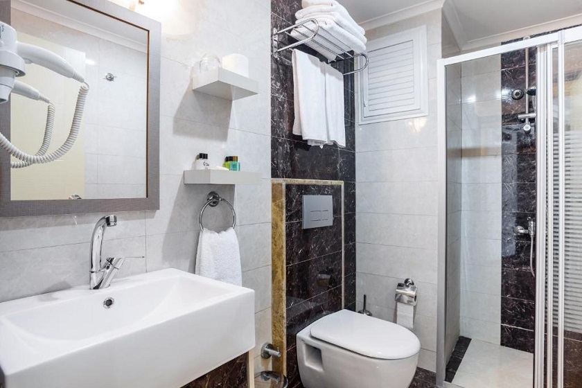 Ayhan Hotel Antalya - Deluxe Quadruple Room