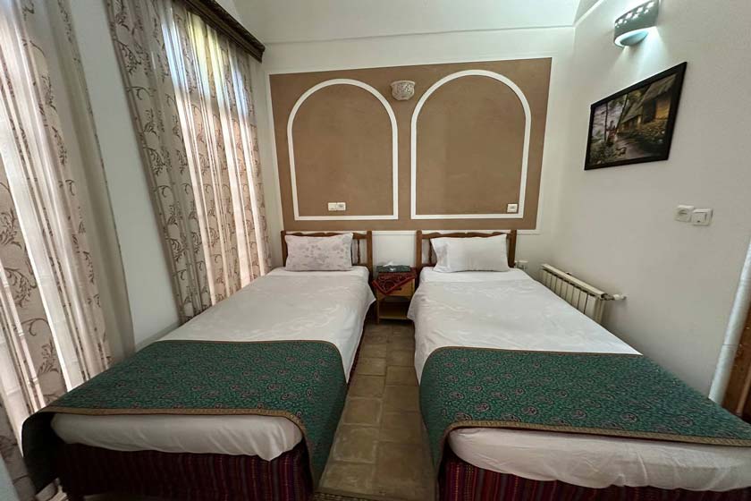 هتل سنتی کهن کاشانه يزد - اتاق دو تخته تویین
