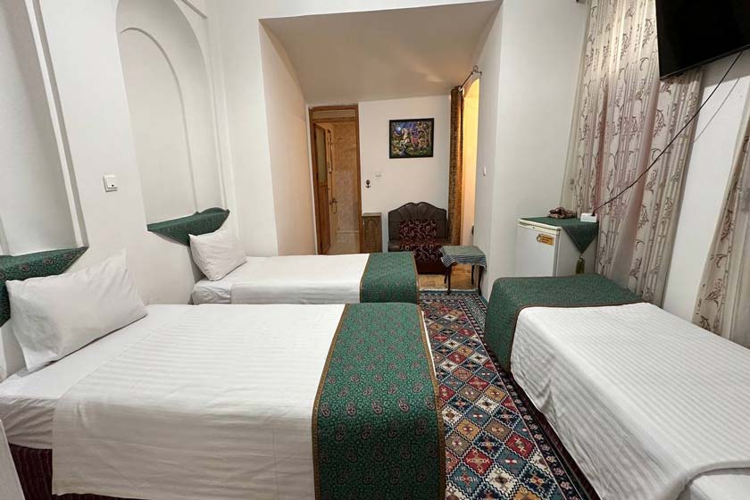 هتل سنتی کهن کاشانه يزد - اتاق سه تخته