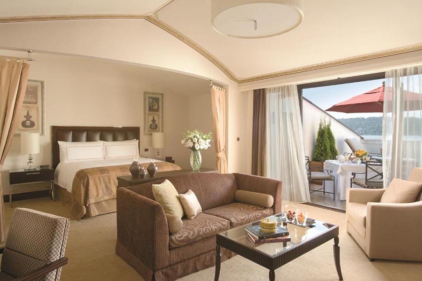Four Seasons Bosphorus Hotel Istanbul - Palace Roof Suite King Bed