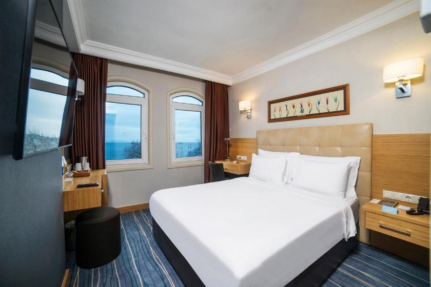 Radisson Hotel Istanbul Sultanahmet - Standard Room with Sea View Non-Smoking