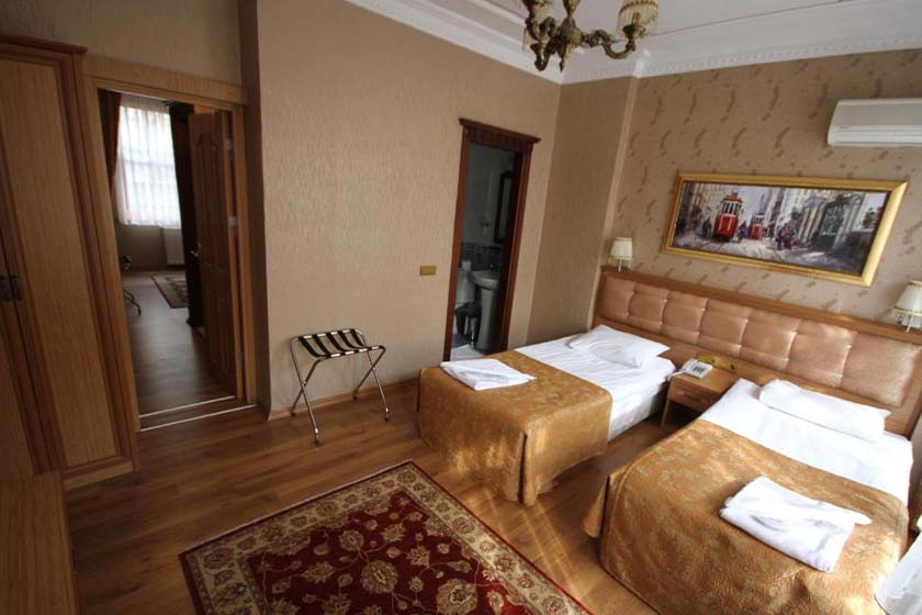 Tashkonak Hotel Istanbul - Family Connecting Room