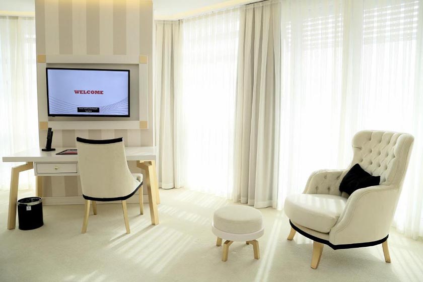 Ramada Hotel & Suites by Wyndham Hotel Istanbul - Deluxe Suite