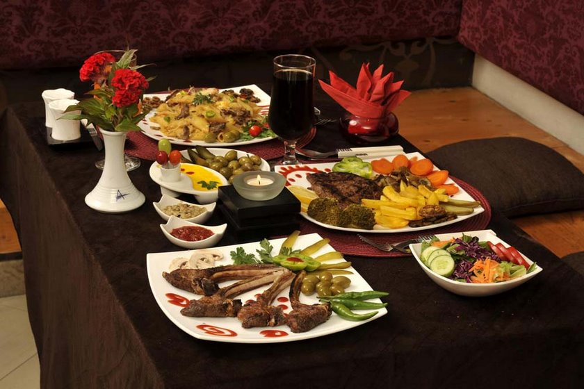 هتل الیان تهران - غذا و نوشیدنی