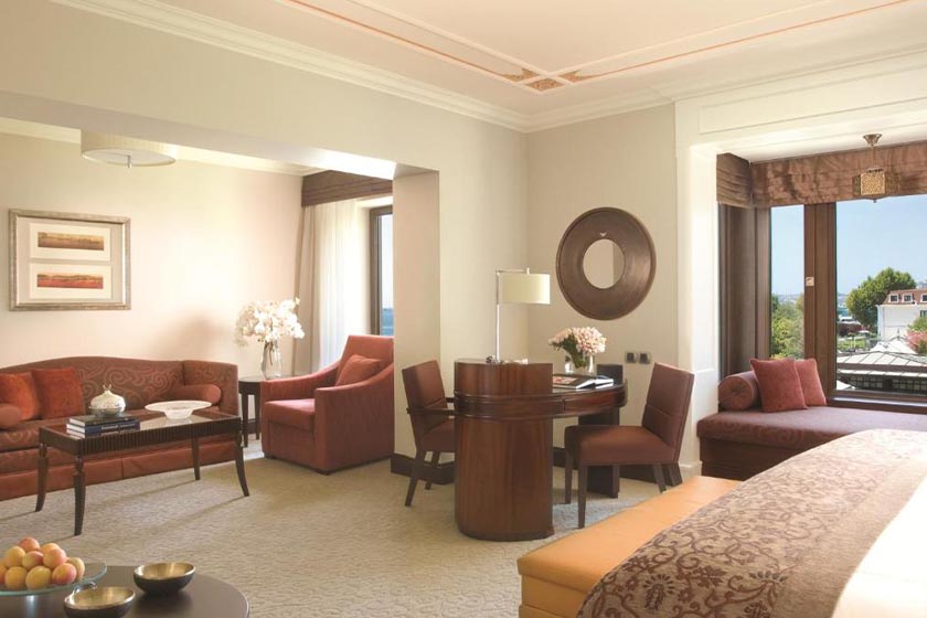 Four Seasons Bosphorus Hotel Istanbul - Four Seasons Junior Suite King Bed