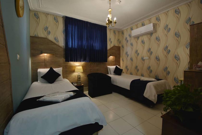 هتل حافظ شیراز - اتاق دو تخته تویین