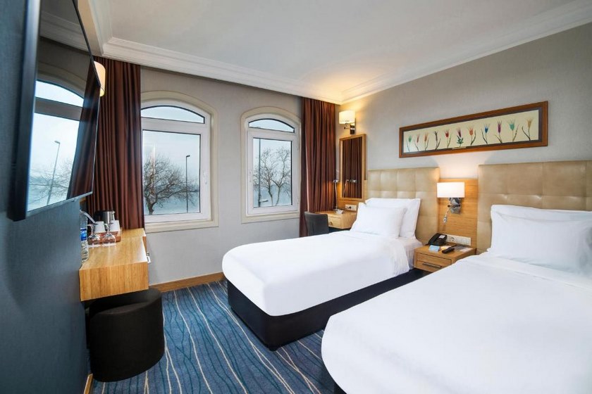 Radisson Hotel Istanbul Sultanahmet - Standard Room with Sea View Non-Smoking