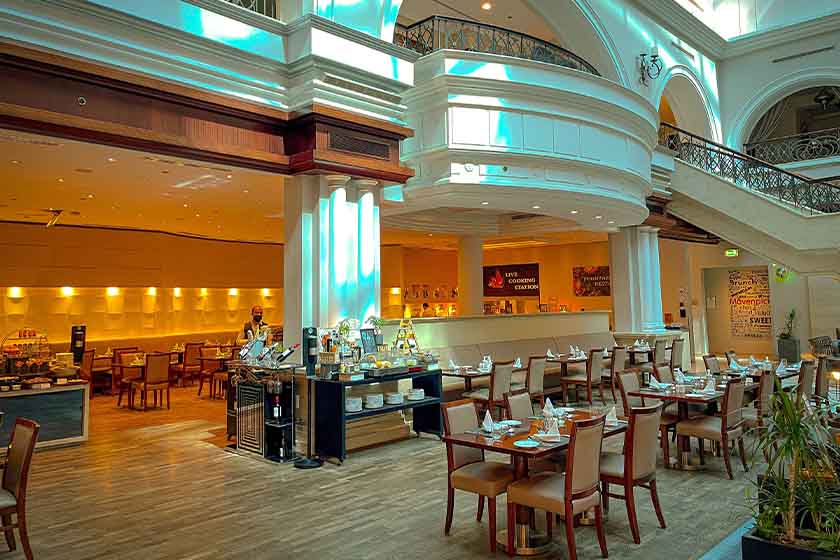 Mövenpick Hotel & Apartments Dubai - Restaurant
