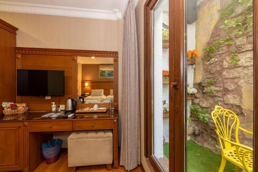 Royan Suites Istanbul - Deluxe Twin Room with Garden Ground Floor