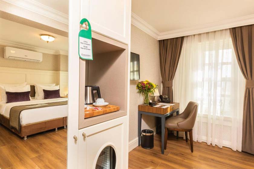Meroddi La Porta Hotel istanbul - Deluxe Double Room with Balcony