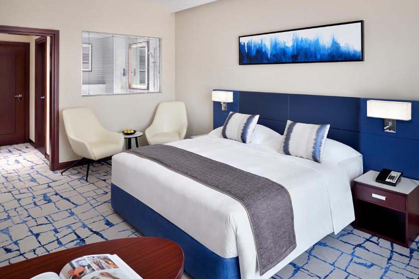 Mövenpick Hotel & Apartments Dubai - Superior King Room