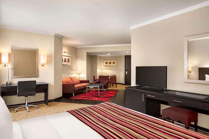 Ramada Plaza by Wyndham Deira Hotel Dubai - Deluxe King Suite