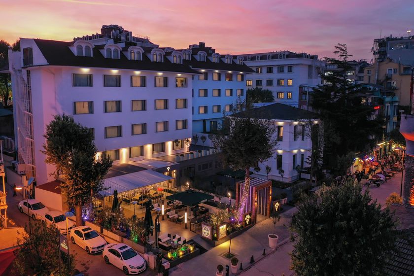 Vogue Hotel Supreme Istanbul - Facade