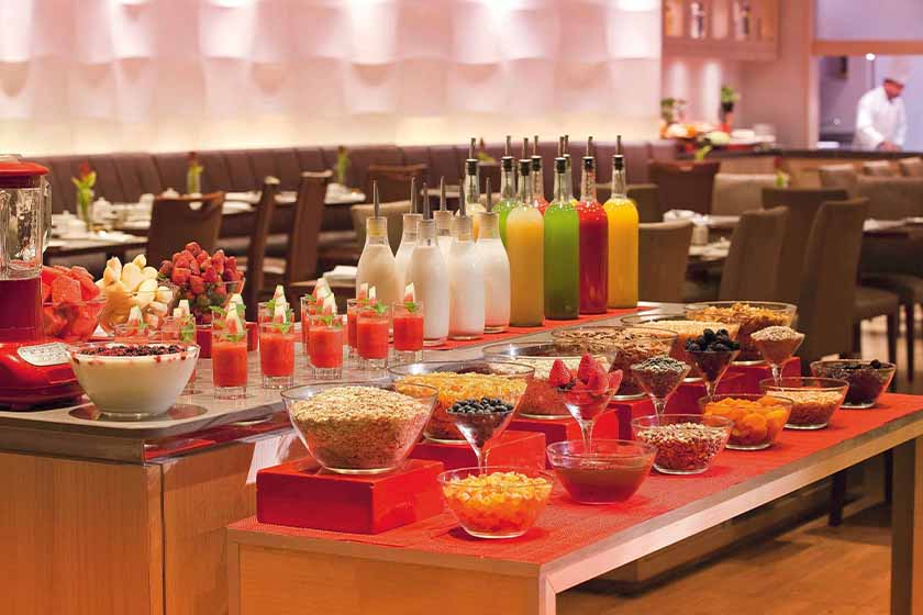 Mövenpick Hotel & Apartments Dubai - Food