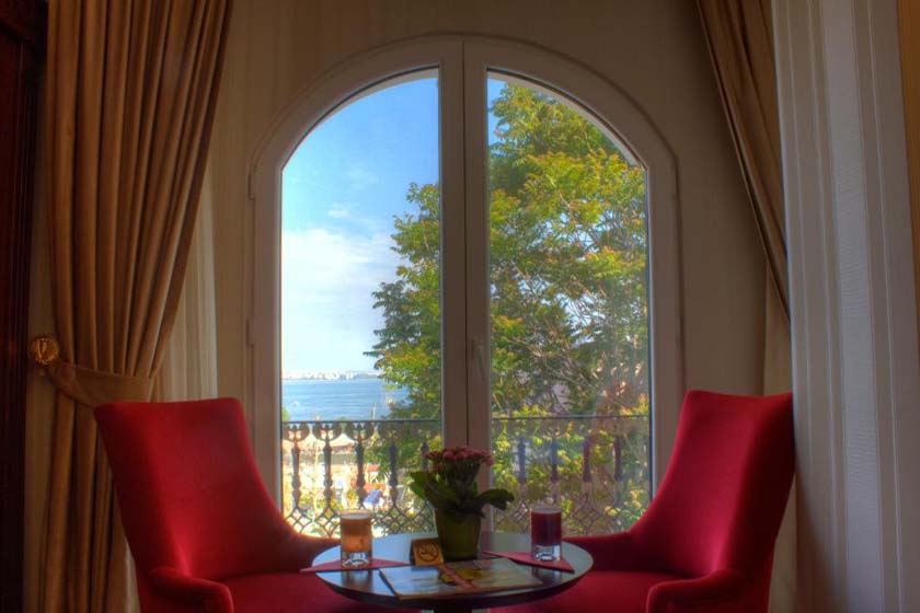 The Magnaura Palace Hotel Istanbul - Corner Suite