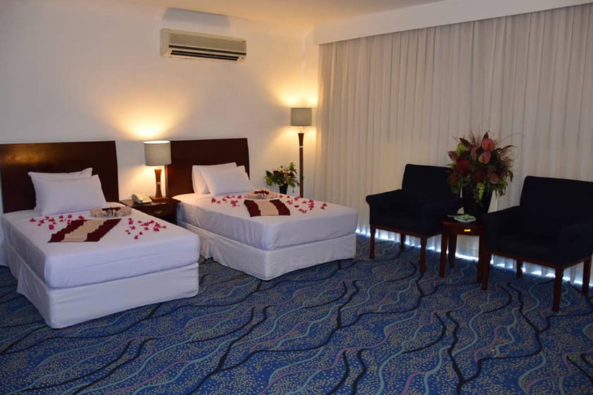 هتل ارم کیش - اتاق دو تخته تویین رو به دریا