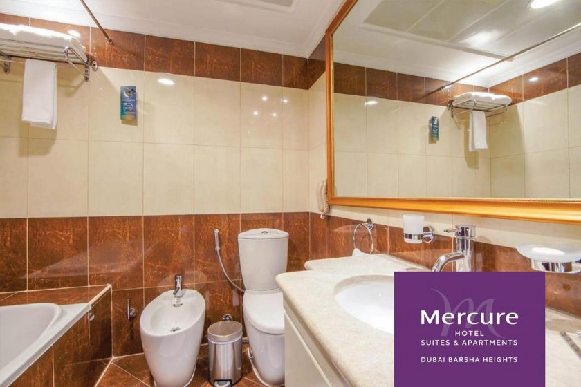 Mercure Hotel Apartments Dubai Barsha Heights - One-Bedroom Apartment with Two Single Beds and Skyline View