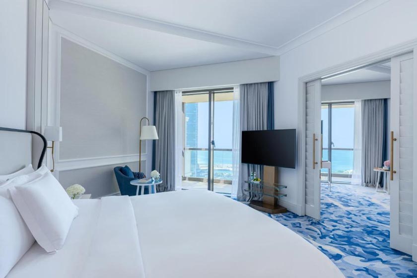 Prestige King Suite with Partial Sea View - Club Access