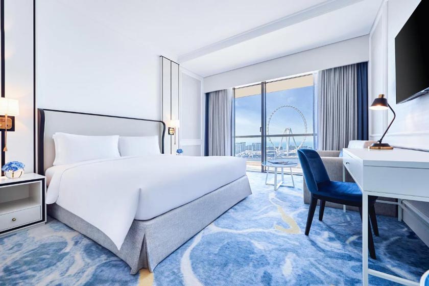 Sofitel Dubai Jumeirah Beach - Luxury King Club Room with Partial Sea View - Club Access