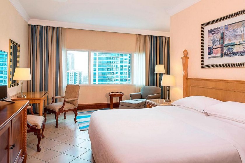 Sheraton Jumeirah Beach Resort Dubai - Deluxe Room JBR view