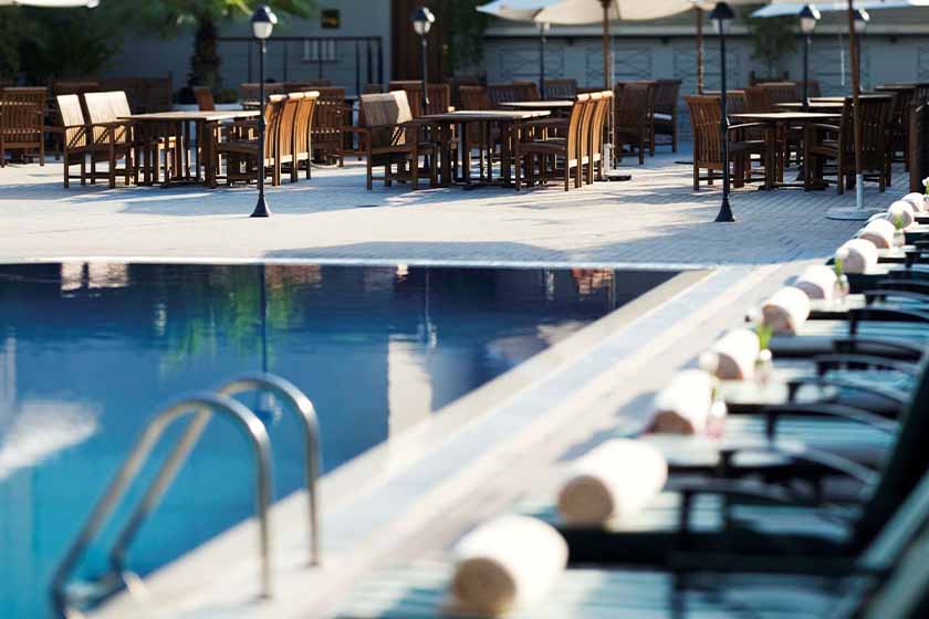 Mövenpick Hotel & Apartments Dubai - Pool