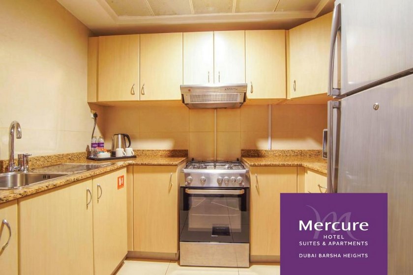 Mercure Hotel Apartments Dubai Barsha Heights - One-Bedroom Apartment with Two Single Beds and Skyline View