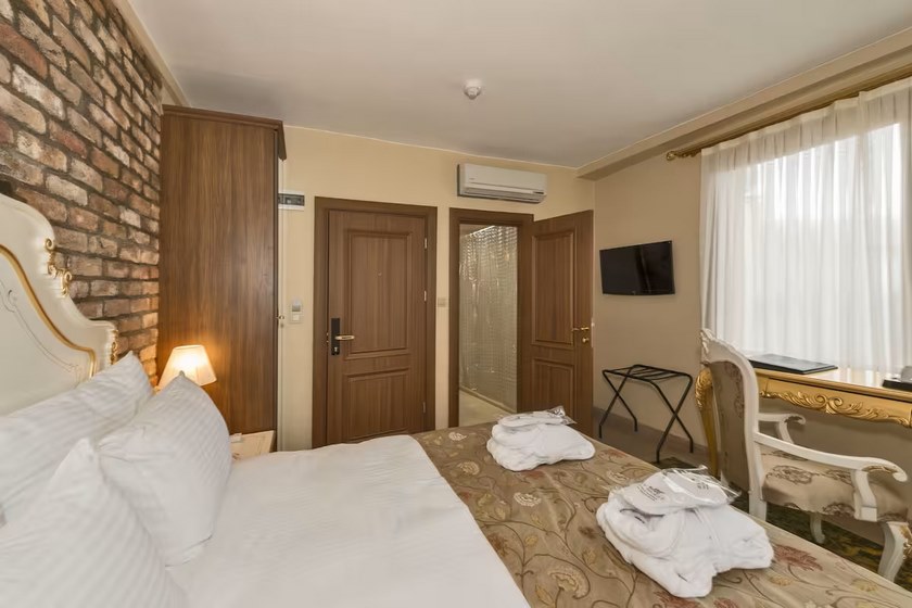 By Murat Royal Hotel Galata Istanbul - Deluxe Room