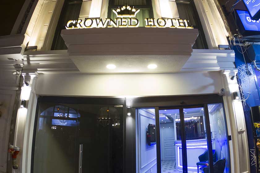 Crowned Hotel Istanbul - Facade