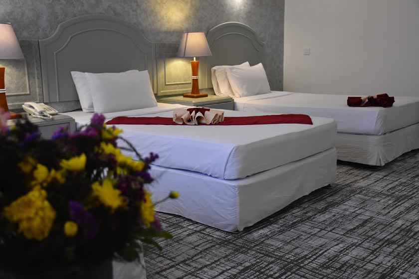 هتل ارم کیش - اتاق دو تخته تویین رو به باغ