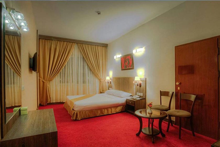  هتل کیانا مشهد - اتاق چهار تخته