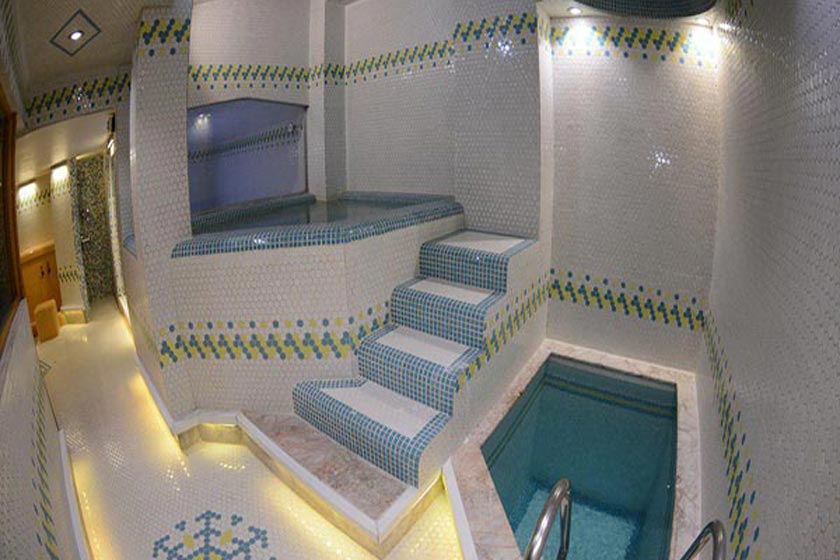  هتل تارا مشهد - جکوزی