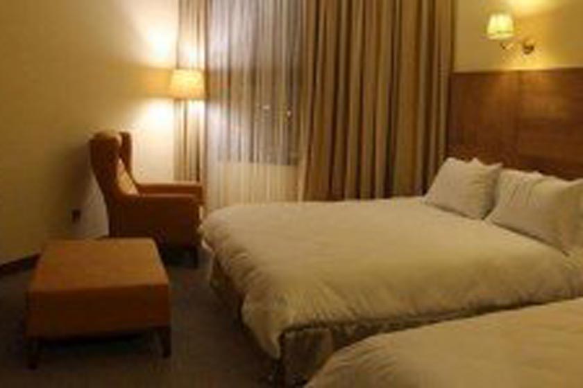  هتل رُیان قائم کیش - اتاق چهار تخته لوکس