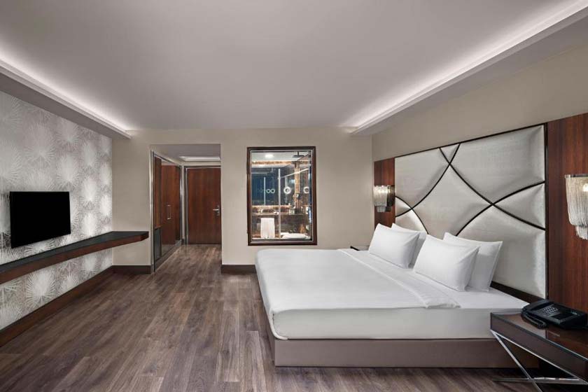 DoubleTree by Hilton Istanbul Esentepe -  Deluxe King Room