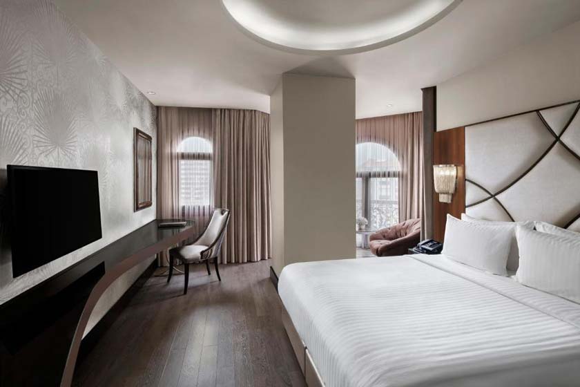 DoubleTree by Hilton Istanbul Esentepe - Queen Guest Room