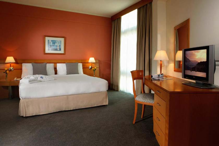 J5 Hotels Port Saeed dubai - Deluxe King Room