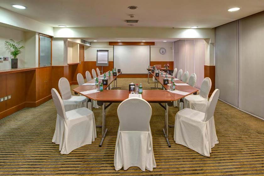J5 Hotels Port Saeed dubai - meeting room