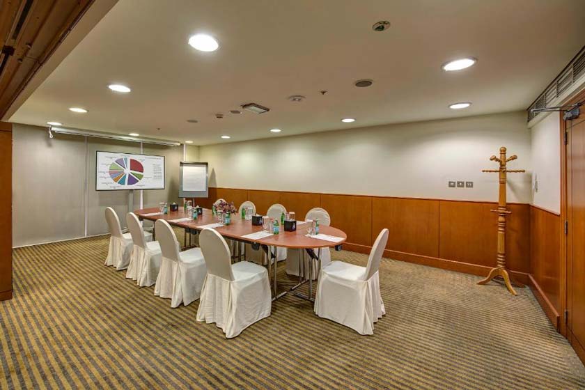 J5 Hotels Port Saeed dubai - meeting room