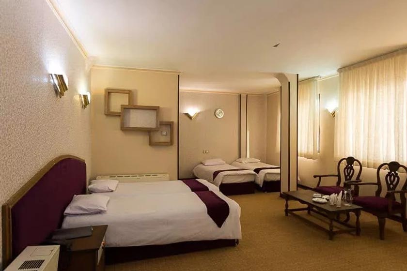 هتل شیراز مشهد - اتاق چهار تخته
