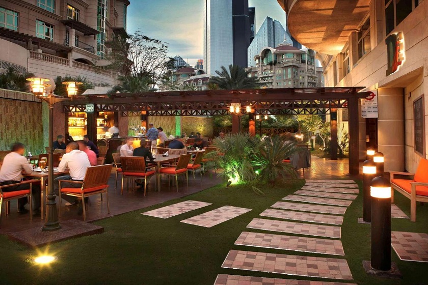 Swissotel Al Murooj Dubai - Cafe