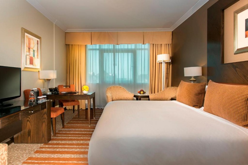 Swissotel Al Murooj Dubai - Deluxe King Room