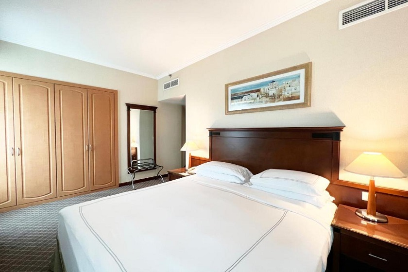 Swissotel Al Murooj Dubai - Two Bedroom Apartment