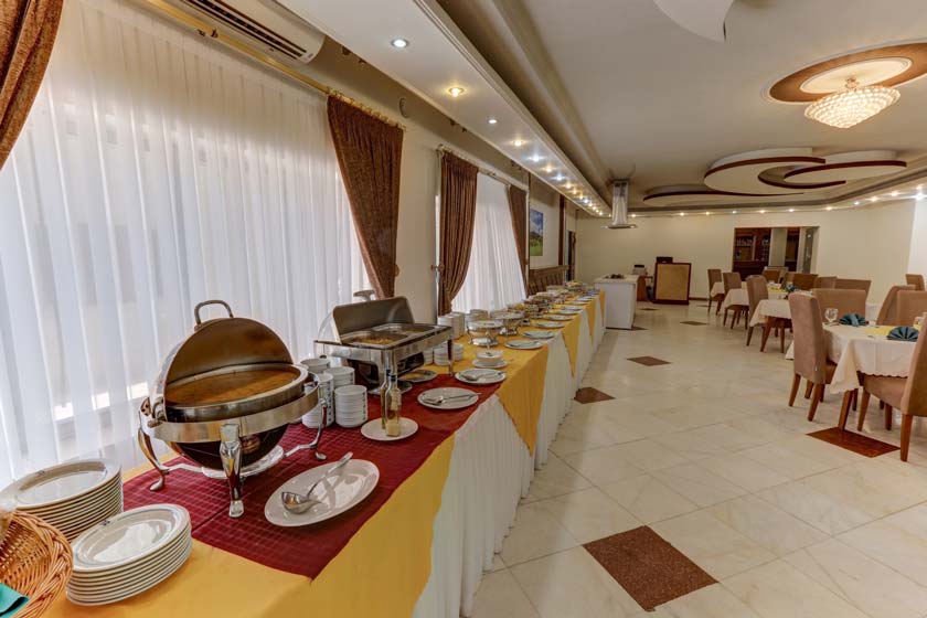 هتل جهانگردی یزد - صبحانه
