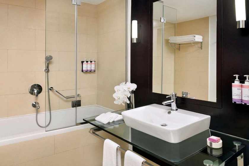 Movenpick Hotel Jumeirah Lakes Towers Dubai - Superior Twin Room
