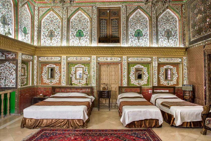 هتل آنتیک ملک التجار یزد - اتاق چهار تخته VIP