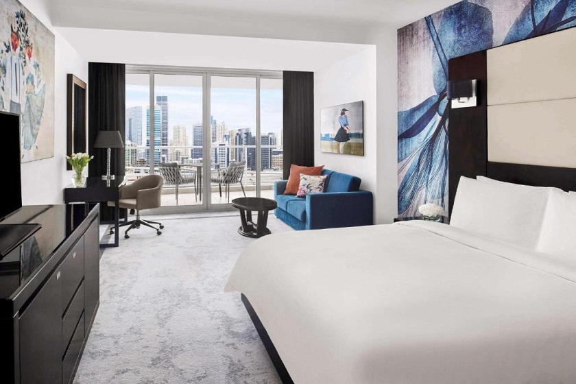 Movenpick Hotel Jumeirah Lakes Towers Dubai - Superior King Room With Lake View