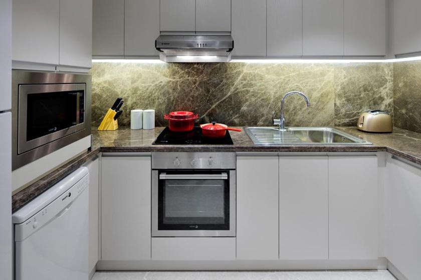 Hyatt Regency Galleria Residence Dubai - Deluxe Four Bedroom Family Apartment with Kitchen