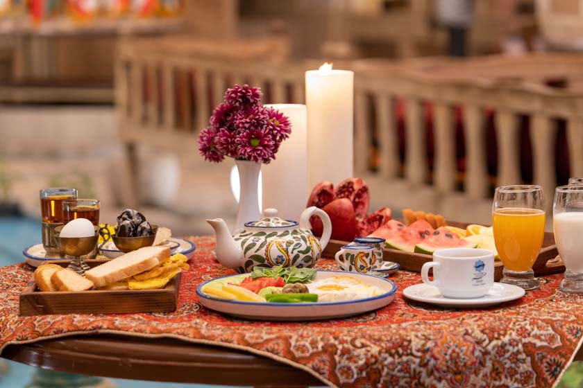 هتل آنتیک ملک التجار یزد - صبحانه